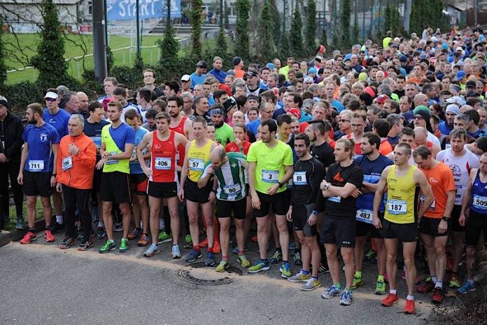 An der Startlinie in der Karlsruher Straße (Foto: Fotofreunde Forchheim)