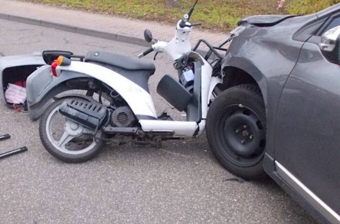 Der 87-jährige Rollerfahrer wurde verletzt (Foto: Polizei RLP)