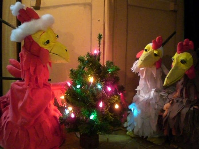 Morgen kommt der Weihnachtshahn (Foto: Figurentheater Hille Puppille)