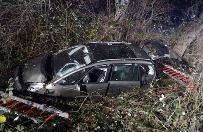 Verkehrsunfall auf der B 271 (Foto: Polizei RLP)