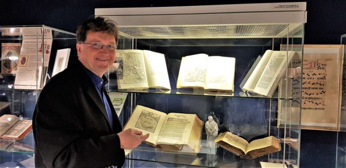 Michael Landgraf im Bibelhaus (Foto: Religionspädagogisches Zentrum)