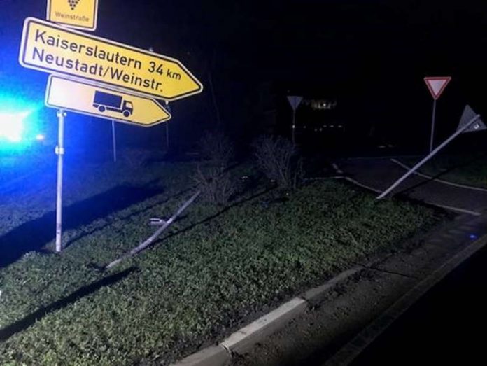 Die Unfallörtlichkeit (Foto: Polizei RLP)