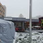 Die Feuerwehr baute das Zelt auf (Foto: Reinhard Schnell)
