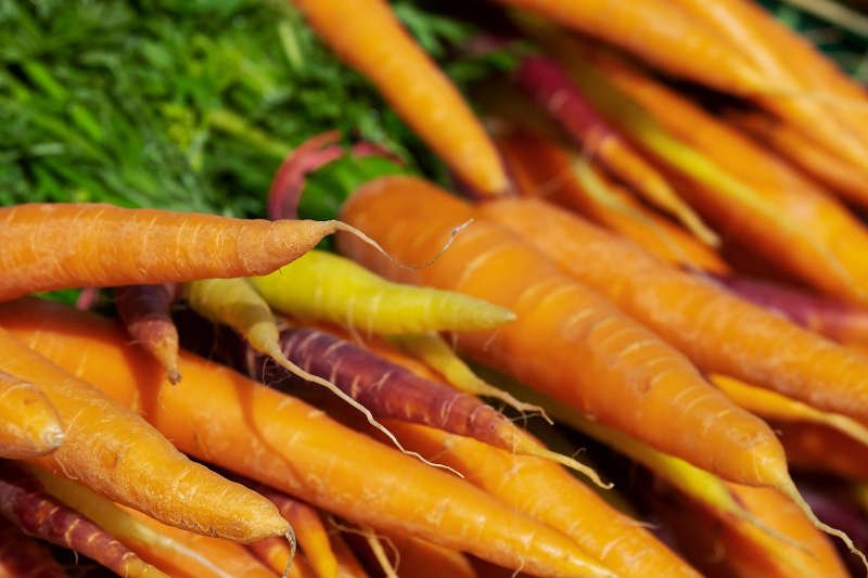 Symbolbild Karotten Wochenmarkt (Foto: Pixabay/Couleur)