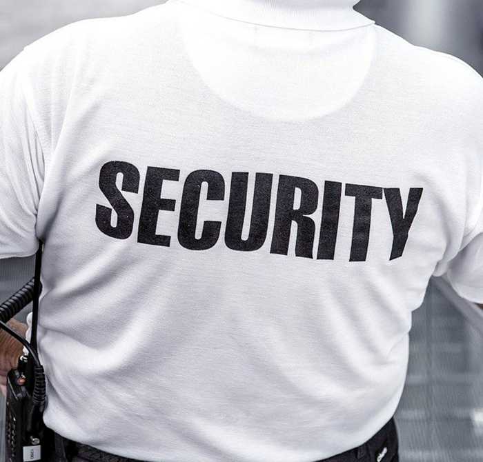 Symbolbild, Polizei, Sicherheit, Mitarbeiter Sicherheitsdienst_a © Ryan McGurie on pixabay