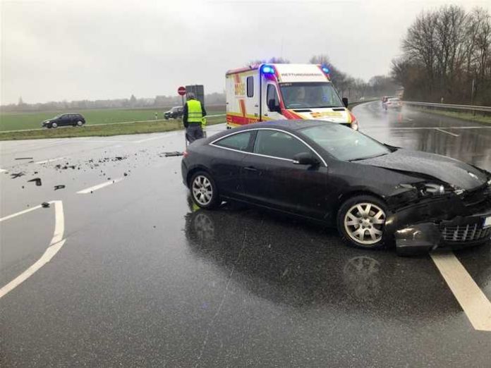 pol-pdwo-worms-verletzte-autofahrerin-bei-kollision-im-begegnungsverkehr