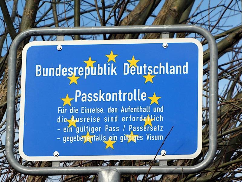 Symbolbild Passkontrolle Grenze(Foto: Pixabay/Heike Schonert)