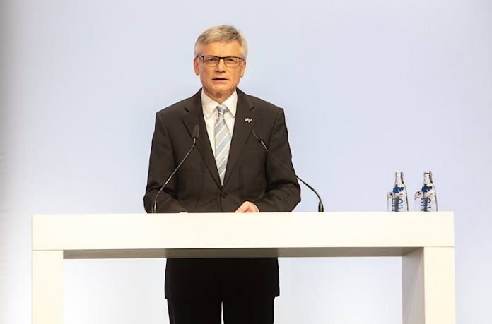 Hauptversammlung in besonderen Zeiten: MVV-Vorstandsvorsitzender Dr. Georg Müller bei seiner Rede im Mannheimer Rosengarten. (Foto: MVV Pressebild)