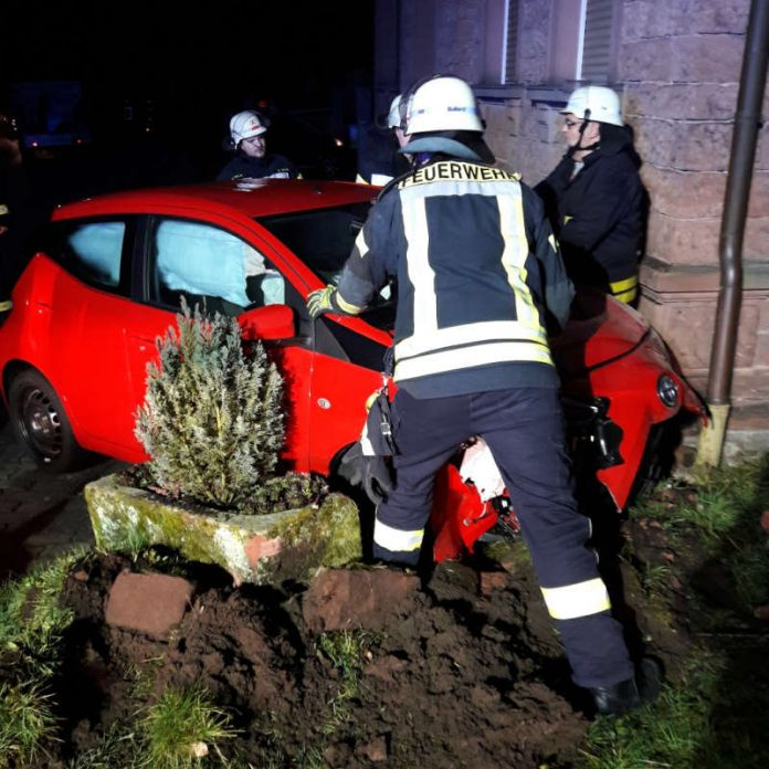 Die Unfallstelle (Foto: Feuerwehr VG Lambrecht)