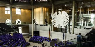 Symbolbild, Bundestag, Bundesadler, Regierung (pxhere)