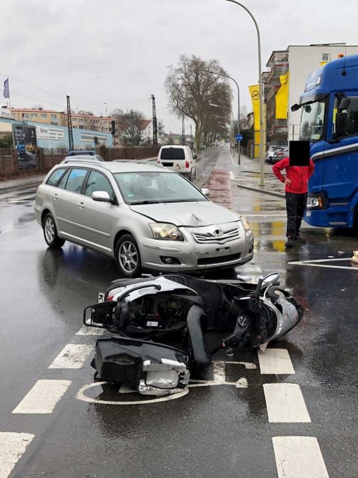 pol-pdwo-worms-rollerfahrer-bei-frontalzusammensto-schwer-verletzt