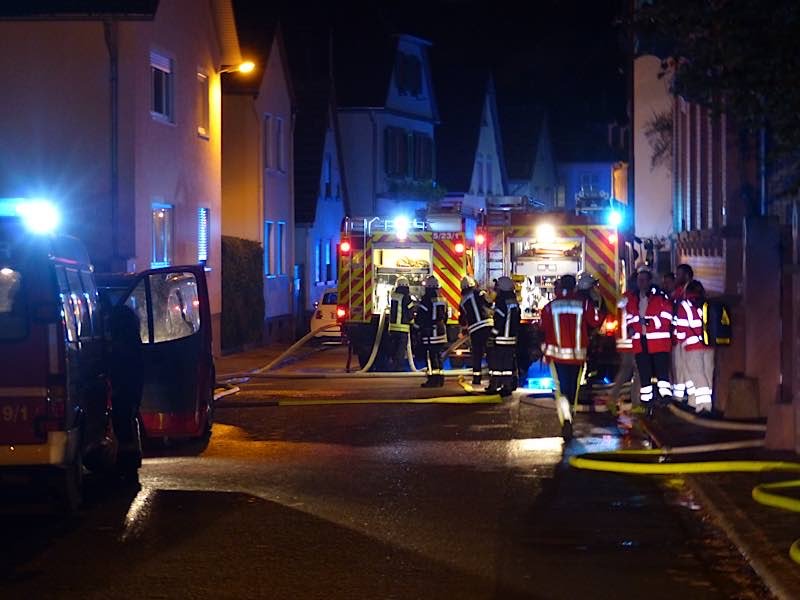 Die Feuerwehr war mit zahlreichen Einsatzkräften vor Ort (Foto: Feuerwehr Neustadt)