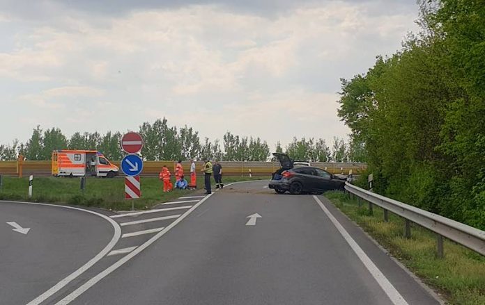 Der beschädigte Ford Focus RS (Foto: Polizei RLP)