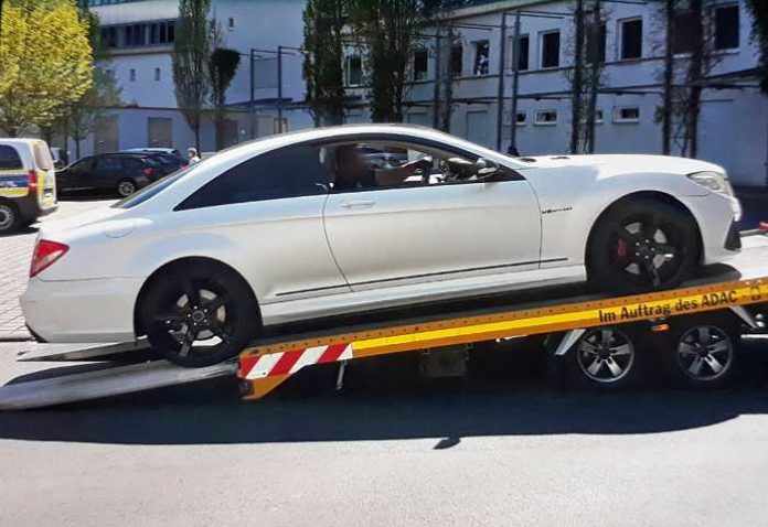 In Kassel durch die Polizei aus dem Verkehr gezogener Mercedes CL 500