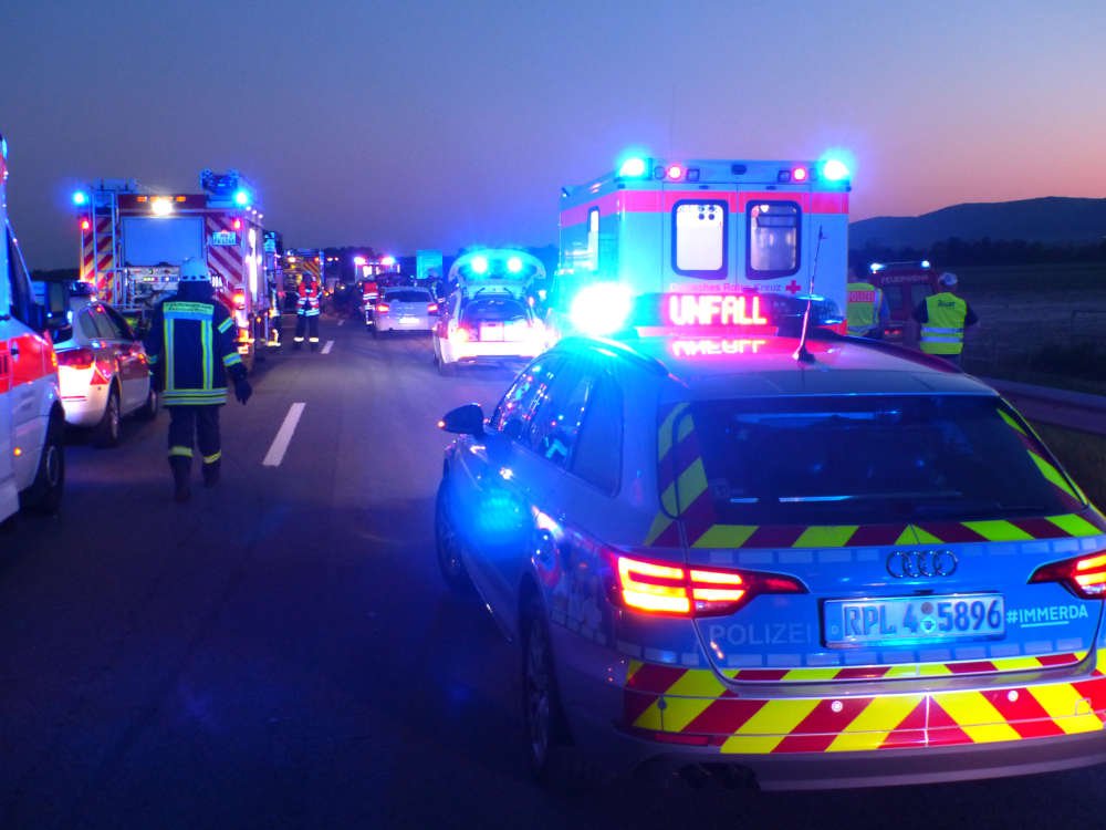 Einsatz auf der Autobahn (Foto: Feuerwehr Neustadt)