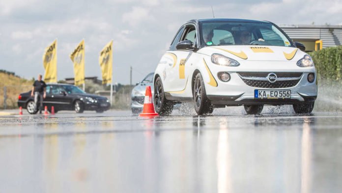 Fahrsicherheitstraining beim ADAC Nordbaden (Foto: Andrea Fabry)