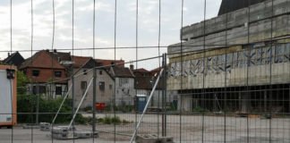 Der abgesperrte Parkplatz Bachgängel-Ost (Foto: Willkomm Neustadt)