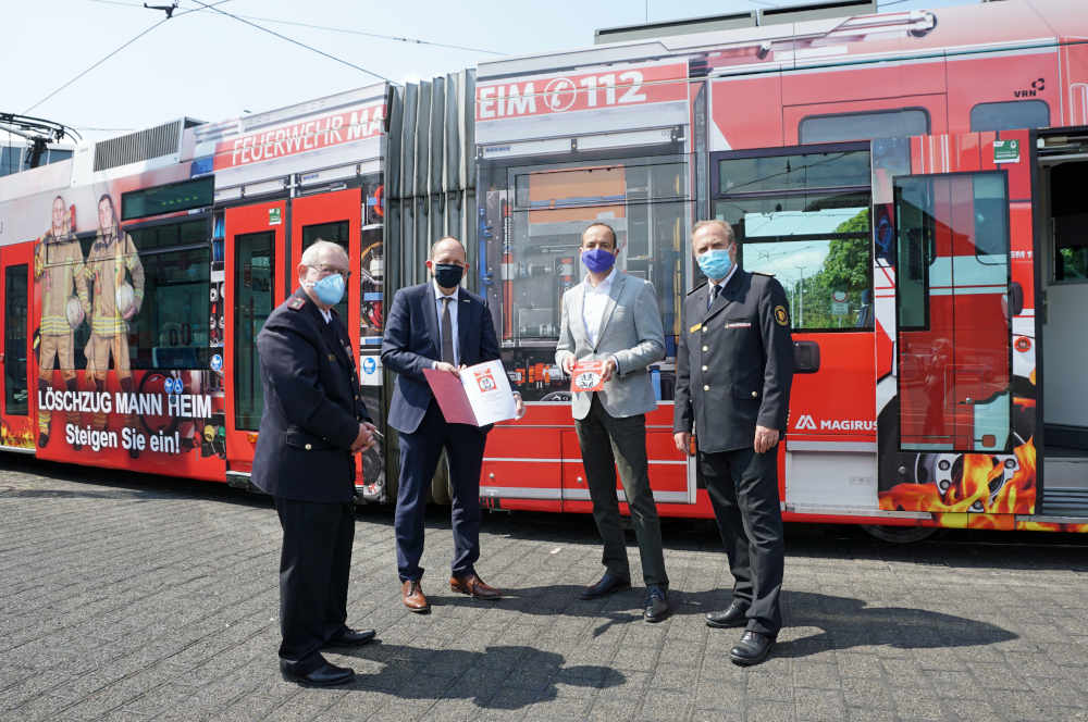 Die rnv wurde am Donnerstag im Namen des Deutschen Feuerwehrwehrverbands offiziell als „Partner der Feuerwehr“ ausgezeichnet. (Foto: Stadt Mannheim)