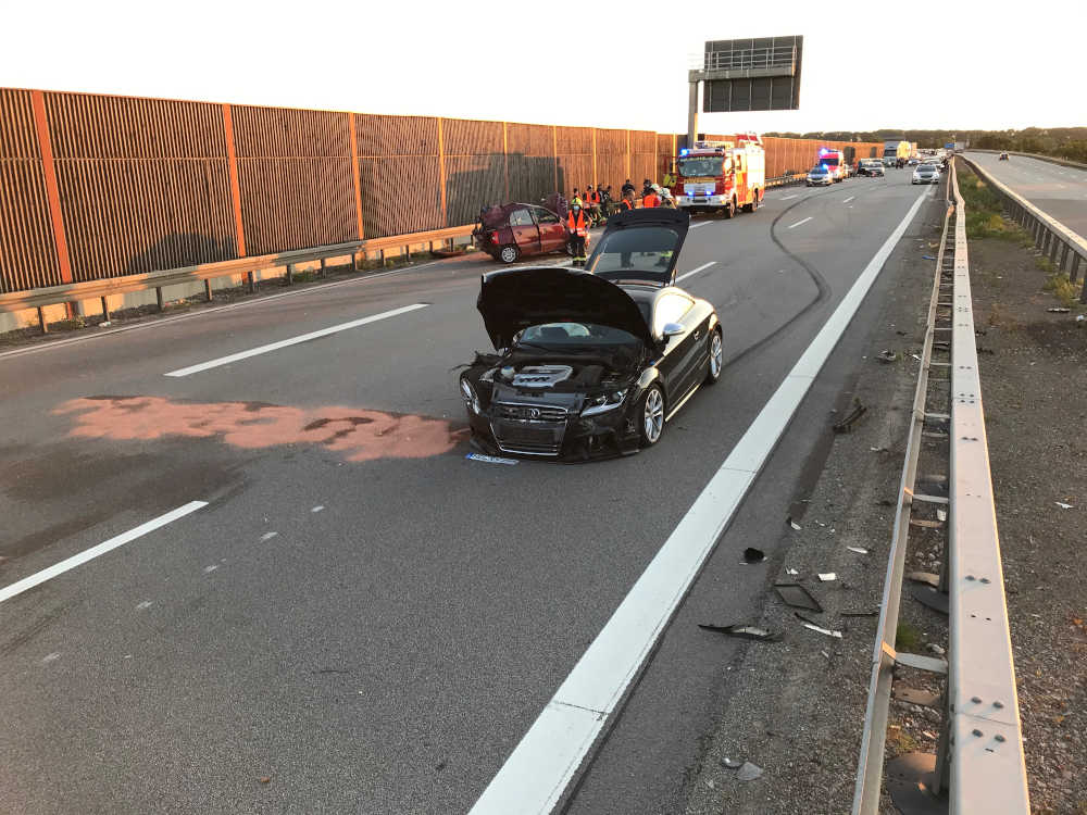 Verkehrsunfallstelle BAB 6, AS MA-Sandhofen (Foto: Polizei RLP)