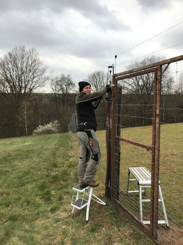 Elektrifizierter Zaun am Wildgehege bei Heltersberg © SNU RLP