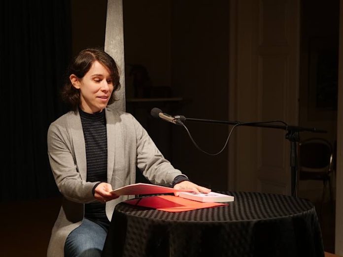 Die Autorin Mai Rim bei der ersten Offenen Lesebühne am 07.03.2019 (Foto: Anton Dück)