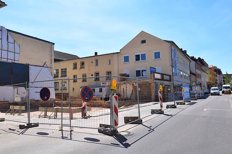 In der Landauer Königstraße wird am Sonntag, 7. Juni, eine bei Bauarbeiten gefundene Anomalie im Boden freigelegt. (Quelle: Stadt Landau)