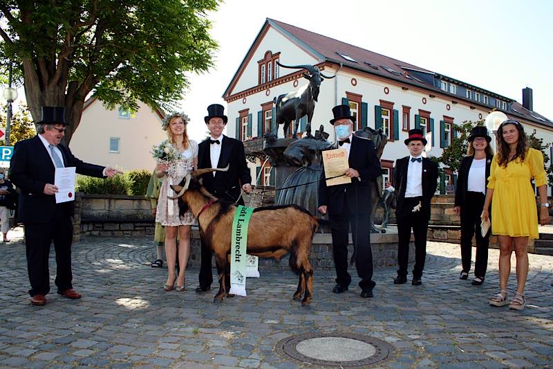 Bockübergabe in Deidesheim (Foto: Tourist Service GmbH Deidesheim)