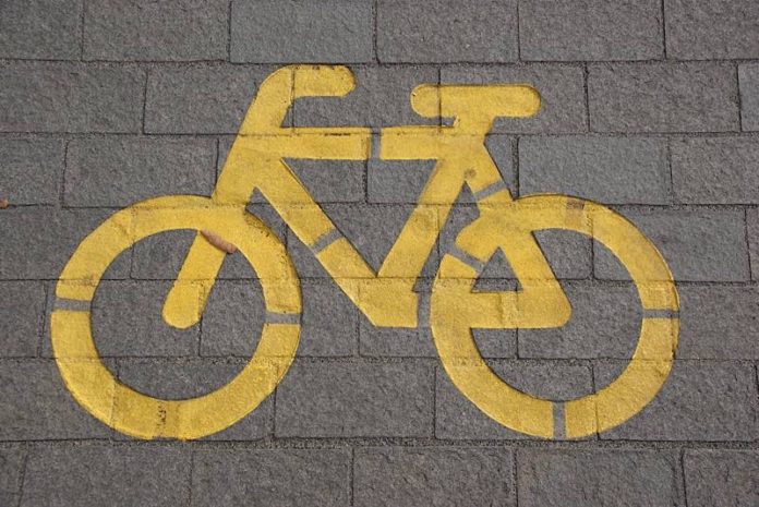 Symbolbild Radweg (Foto: Pixabay/einszweifrei)