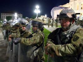 Nationalgarde im Einsatz gegen Plünderer und Mörder