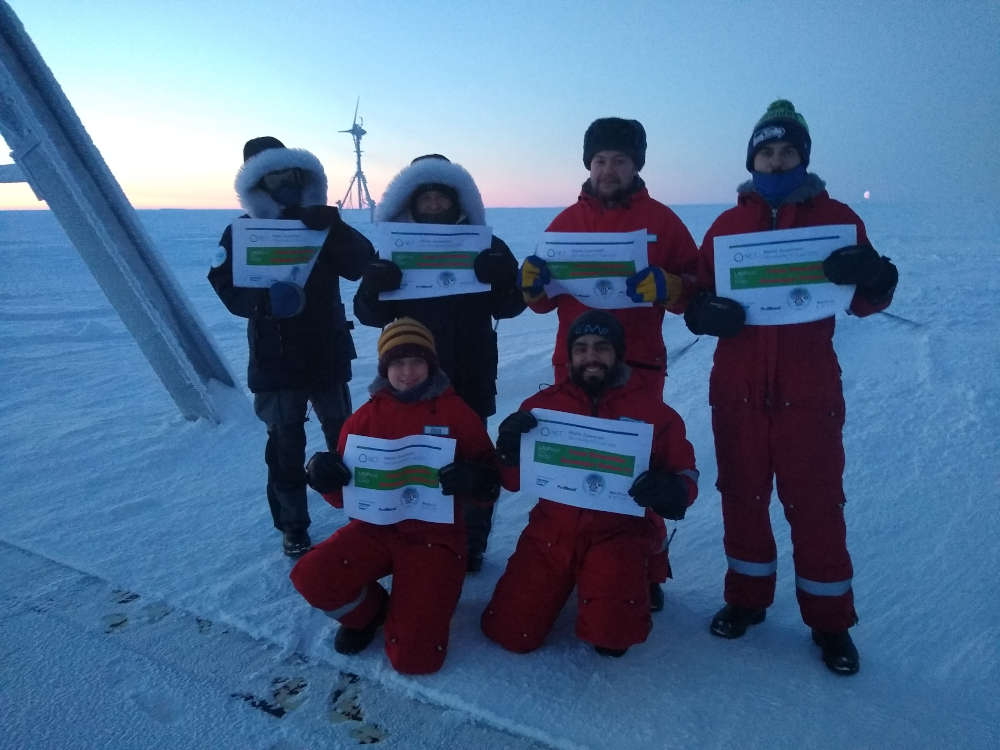 Den ungewöhnlichsten Beitrag leisteten wohl sieben Überwinterer der Neumayer III in der Antarktis. Die Neumeyer III gehört zum Alfred-Wegener-Institut des Helmholtz-Zentrums für Polar- und Meeresforschung. Einige Meter legten die Forscherinnen und Forscher bei minus 40 Grad zurück. Der Rest erfolgte auf dem Laufband. (Foto: Alfred-Wegener-Institut / Klaus Guba