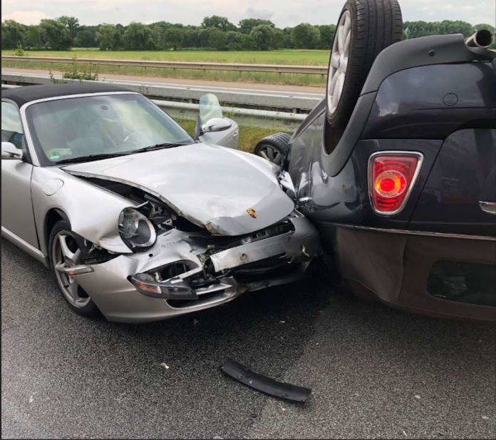 Drei Fahrzeuge waren insgesamt am Unfall beteiligt (Foto: Polizei RLP)