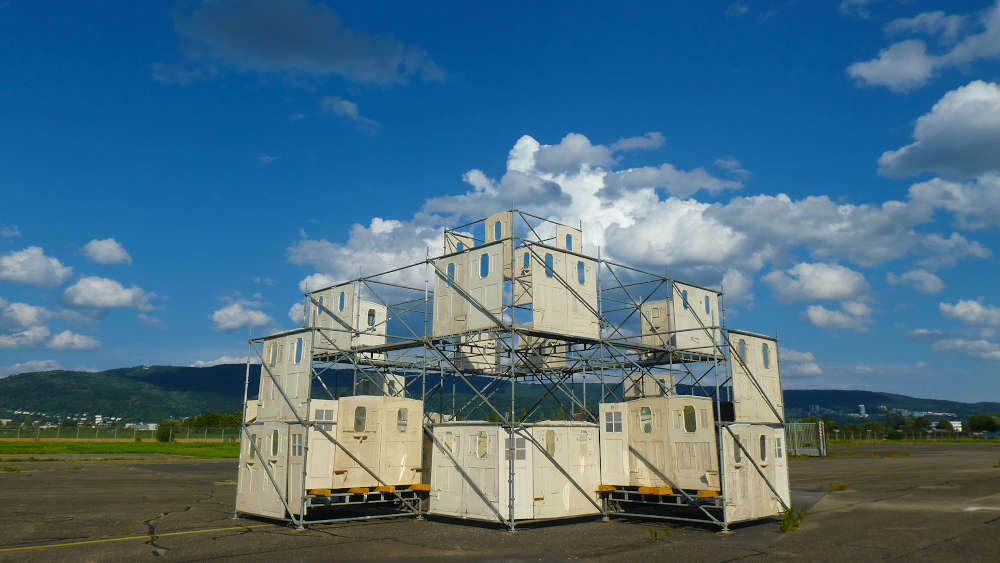 Der zentrale Wasser-Spiegel-Turm. (Foto: AHA - UnterwegsTheater - gemeinnützige GmbH / Fauser)