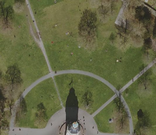 Der Karlsruher Schlosspark aus der Vogelperspektive (Quelle: Stadt Karlsruhe)