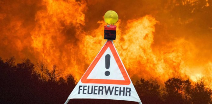 Symbolbild Feuerwehr Waldbrand