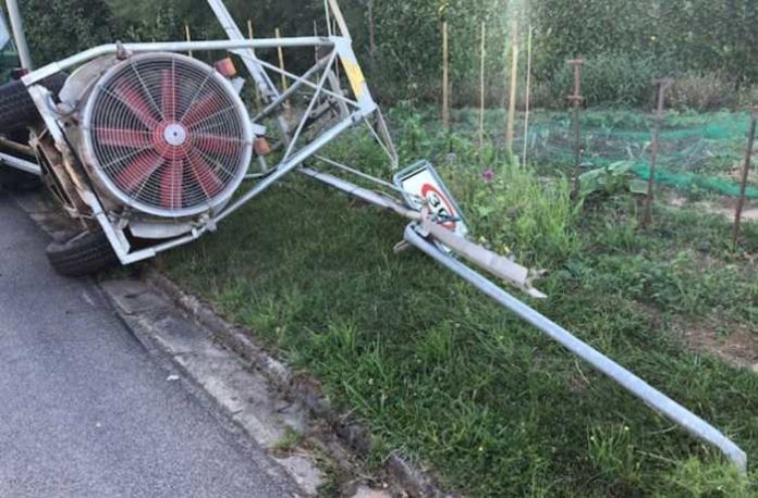 Edesheim: Umgestürzter Pflanzenschutznachläufer