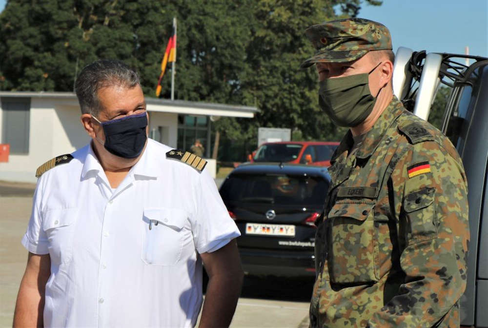 Kapitän zur See Matthias Metz und Oberstleutnant Peter Eckert (Foto: Bundeswehr/Frank Wiedemann)