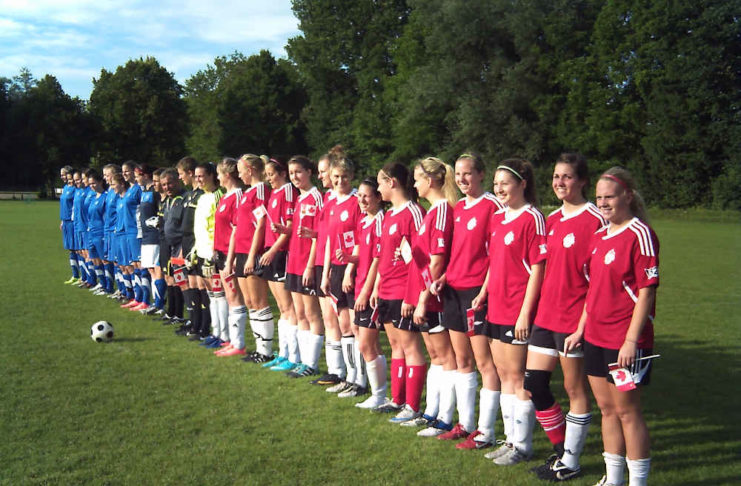 Frauenfußballerinnen sehen dem Saisonstart entgegen - vorher muss aber noch über den Gewinn des Verbandspokals 2020 entschieden werden. (Foto: Hannes Blank)