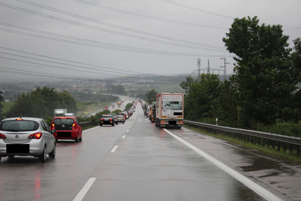 Rettungsgasse auf der BAB 6 (Foto: Polizei RLP)