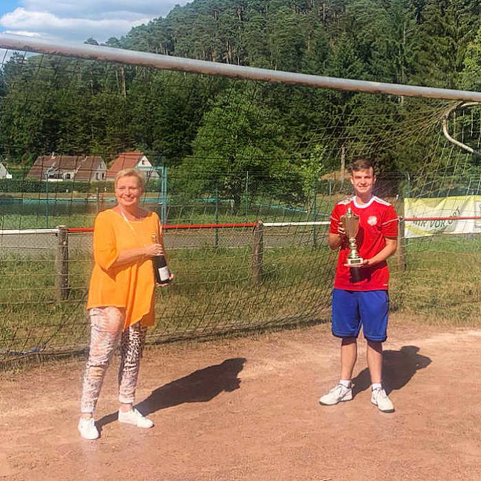 Siegerehrung DigiTalpokal (Foto: FC Wacker Weidenthal)