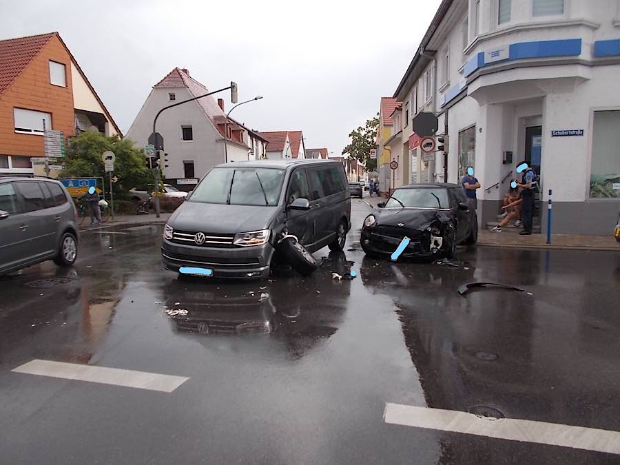 Verunfallte Fahrzeuge (Foto: Polizei RLP)