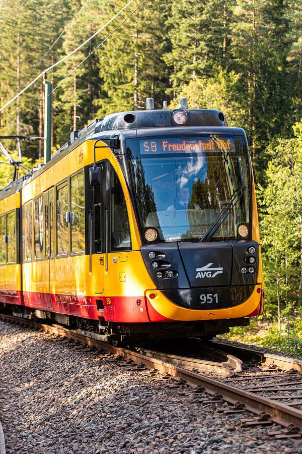 BOMBARDIER FLEXITY--Zweisystemfahrzeuge (Foto: Paul Gärtner/KVV)