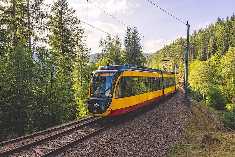 BOMBARDIER FLEXITY--Zweisystemfahrzeuge (Foto: Paul Gärtner/KVV)