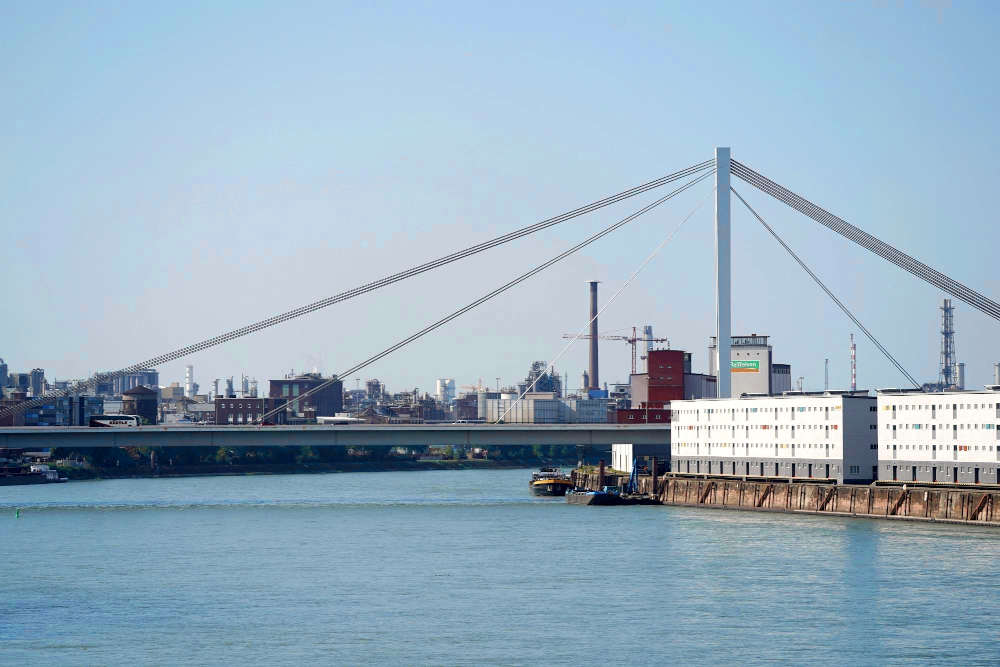 Kurt-Schumacher-Brücke in Ludwigshafen (Foto: Holger Knecht)