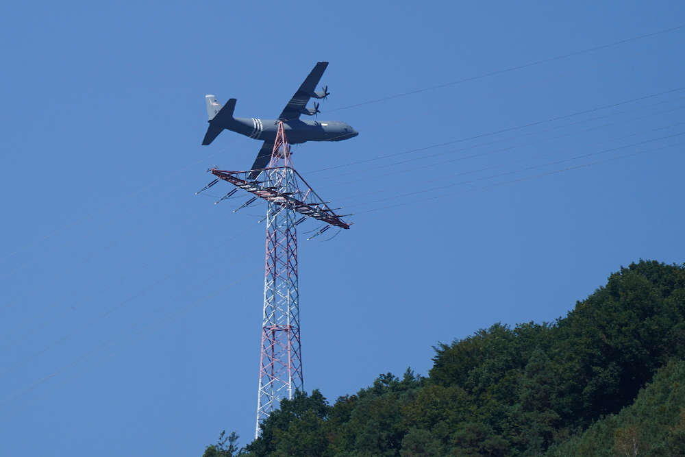 Transportflugzeug der US Airforce am 06.08.2020 über Lambrecht (Foto: Holger Knecht)