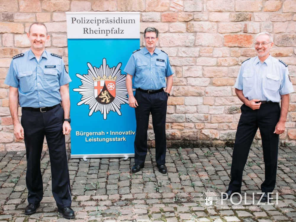Polizeihauptkommissar Frank Hoffmann, Polizeipräsident Thomas Ebling und Erster Polizeihauptkommissar Wolfgang Brunke (v.l.n.r.) (Foro: Polizei RLP)