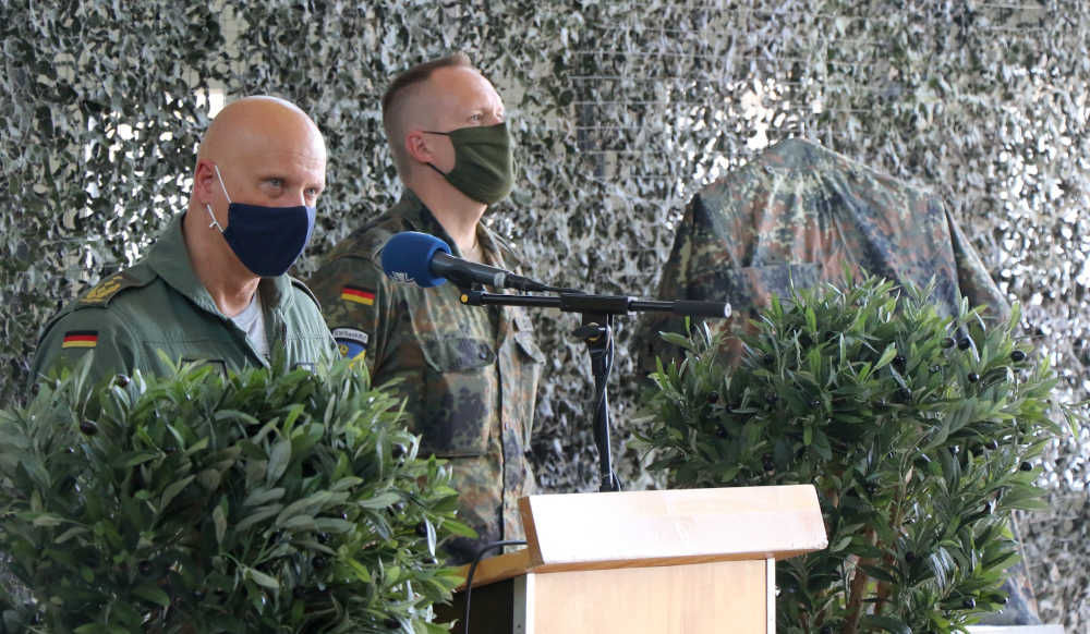 General Gerhartz hält die Laudatio zur Verleihung des Teampreis Inspekteur Luftwaffe (Foto: Bundeswehr/Melissa Crapanzano)