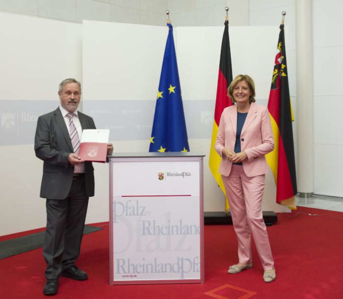 Rolf Müller und Ministerpräsidentin Malu Dreyer (Foto: Staatskanzlei Rheinland-Pfalz)