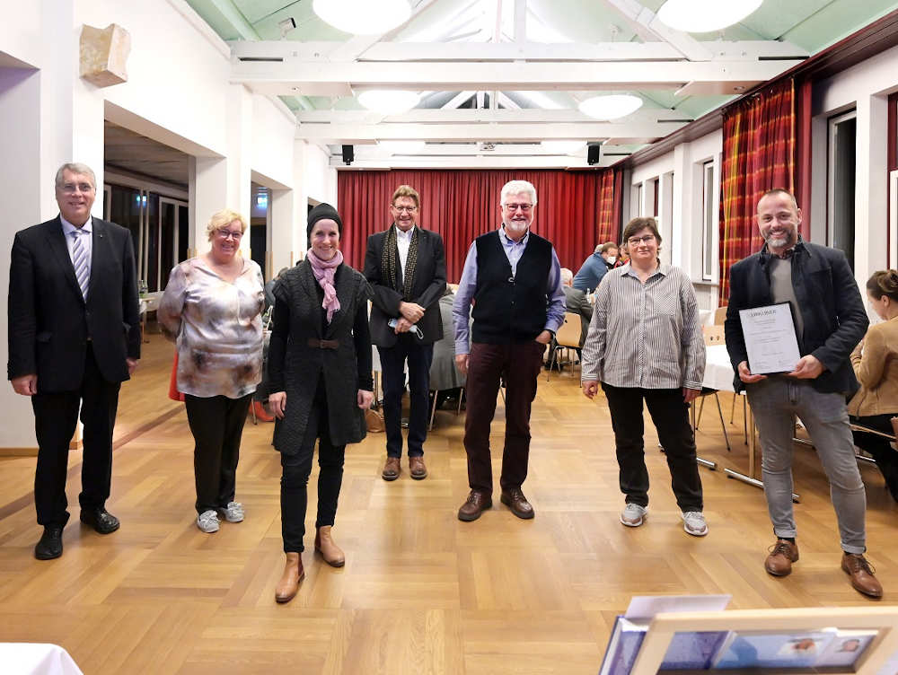 Gewannen den Hauptpreis: Team der Kirchengemeinden Kallstadt und Erpolzheim. (Foto: Landeskirche/Klaus Landry)