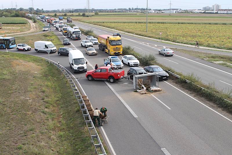 Unfallstelle im Überblick (Foto: Polizei RLP)