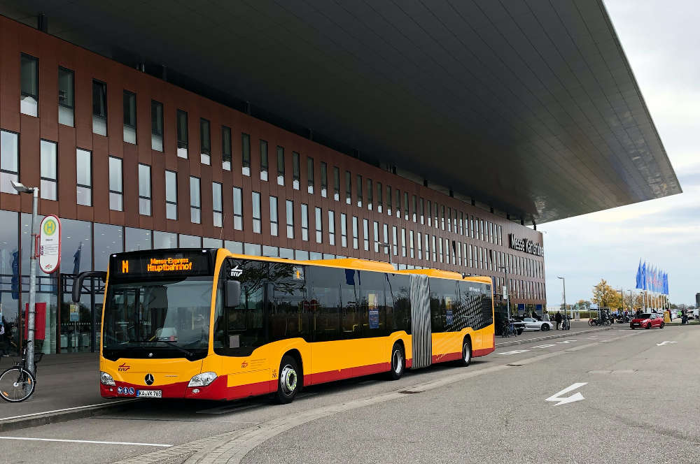 Schnell und umweltfreundlich zur „offerta“ geht ́s mit dem Messe-Express der Verkehrs- betriebe Karlsruhe (Foto: KVV)